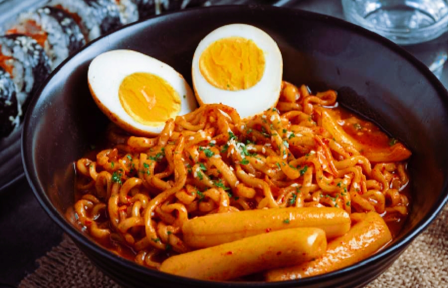 ঘরে বানানো কোরিয়ান নুডলস