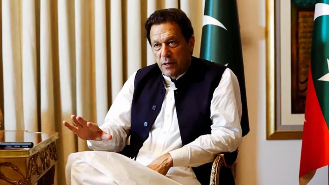 ইমরান খানের অবস্থান নিয়ে রহস্য ও গুজব