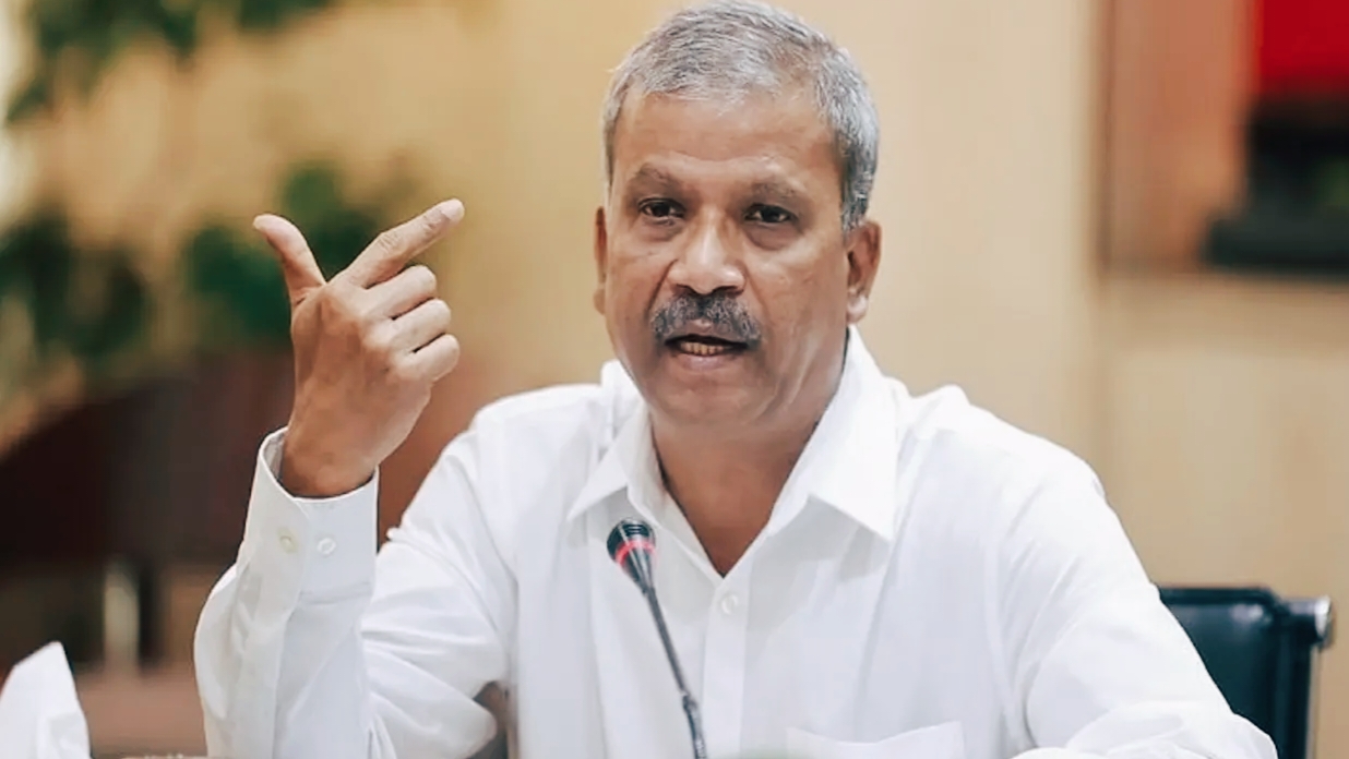 আসিফ নজরুলের ফেসবুক পোস্ট নিয়ে বিশেষ আহ্বান