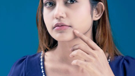 ঠোঁটের চারপাশের কালচে দাগ দূর করার ঘরোয়া উপায়