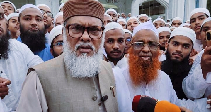 সীরাতুন্নাবী মহাসম্মেলনে বক্তব্য দিচ্ছেন ধর্ম উপদেষ্টা ড. আ ফ ম খালিদ হোসাইন