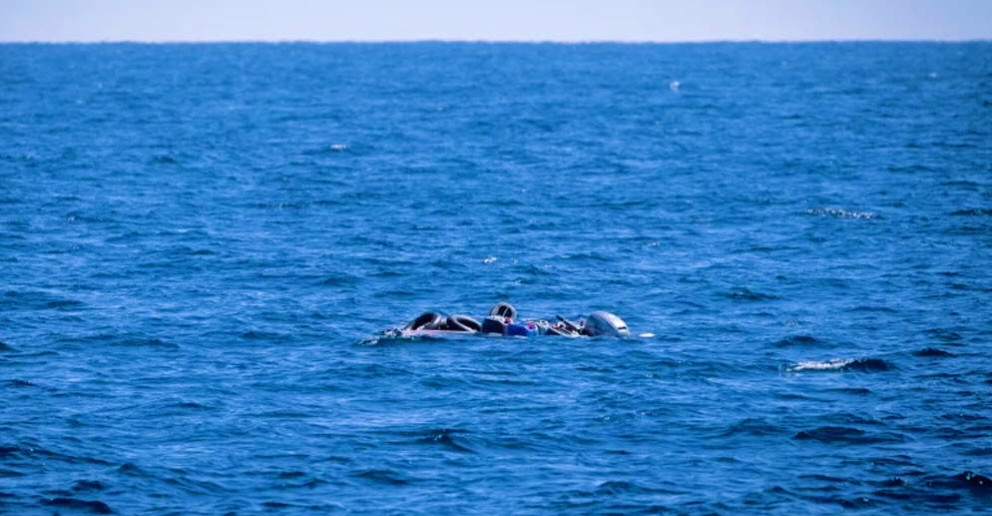 লিবিয়া উপকূলে ডুবে যাওয়া নৌকার ছবি